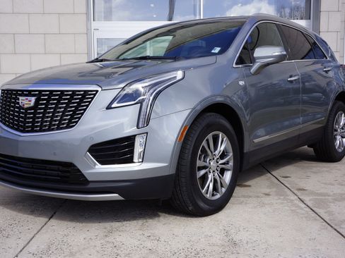 New 2025 Cadillac XT5 Luxury image 12