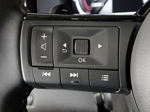 Used 2024 Nissan Pathfinder Platinum w/ Cargo Package image 30