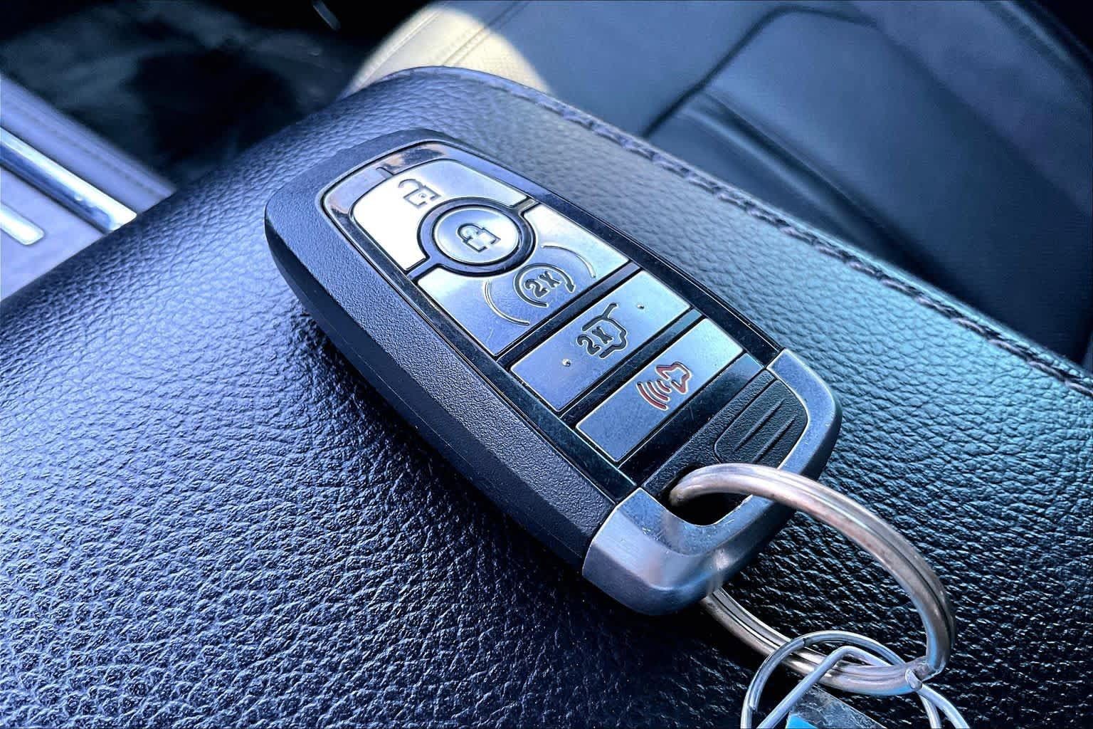 Used 2019 Ford Expedition Max Limited w/ Driver Assistance Package AWD/4WD image 15