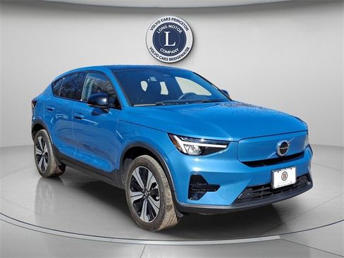 Used 2023 Volvo C40 Recharge Core image 1