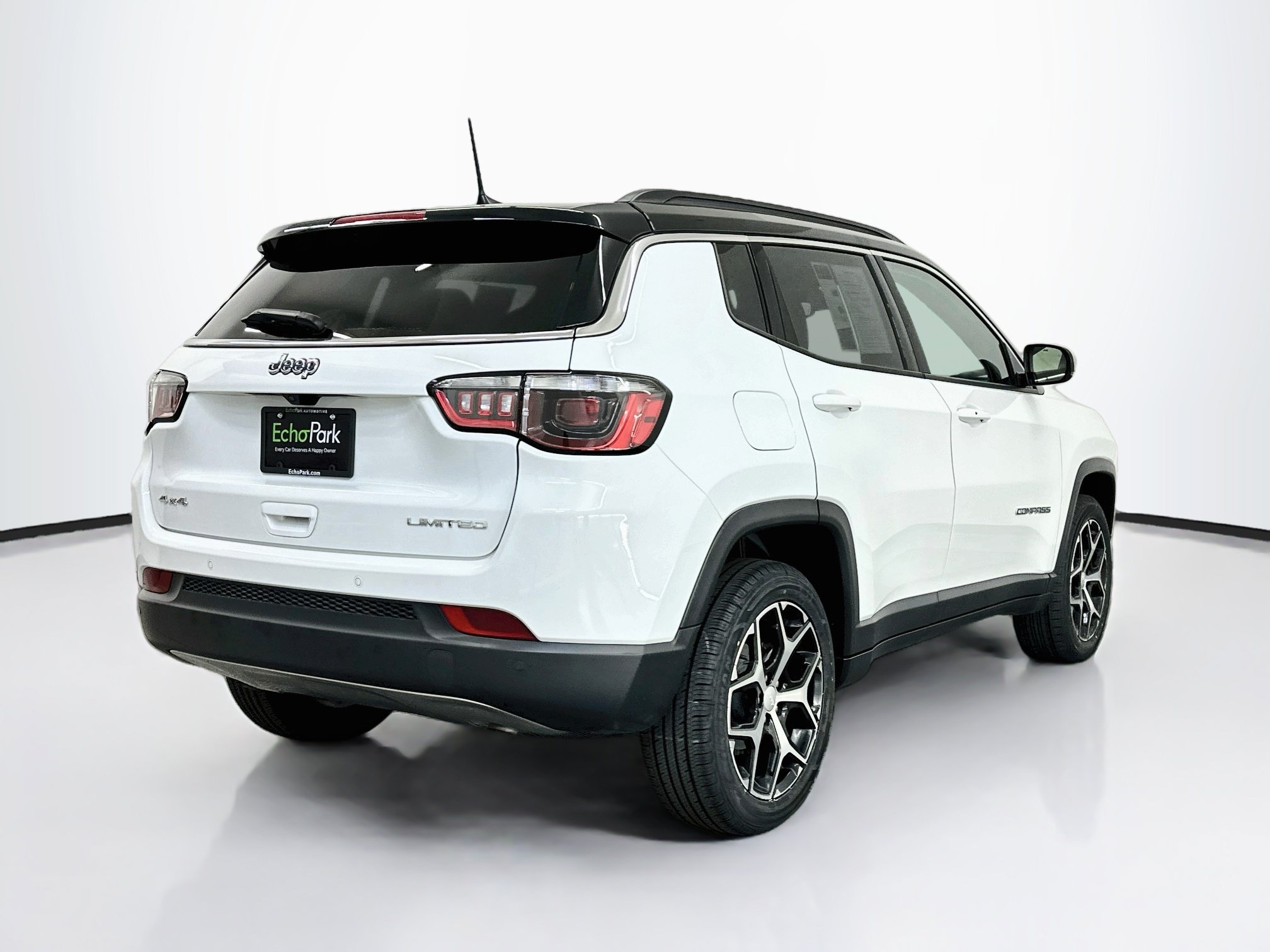 Used 2024 Jeep Compass Limited AWD/4WD image 9