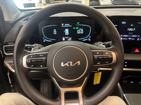 Used 2023 Kia Sportage LX AWD/4WD image 9