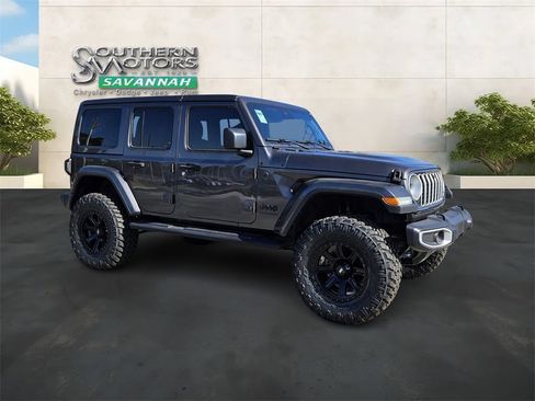 New 2025 Jeep Wrangler Unlimited Sahara w/ Technology Group AWD/4WD image 7