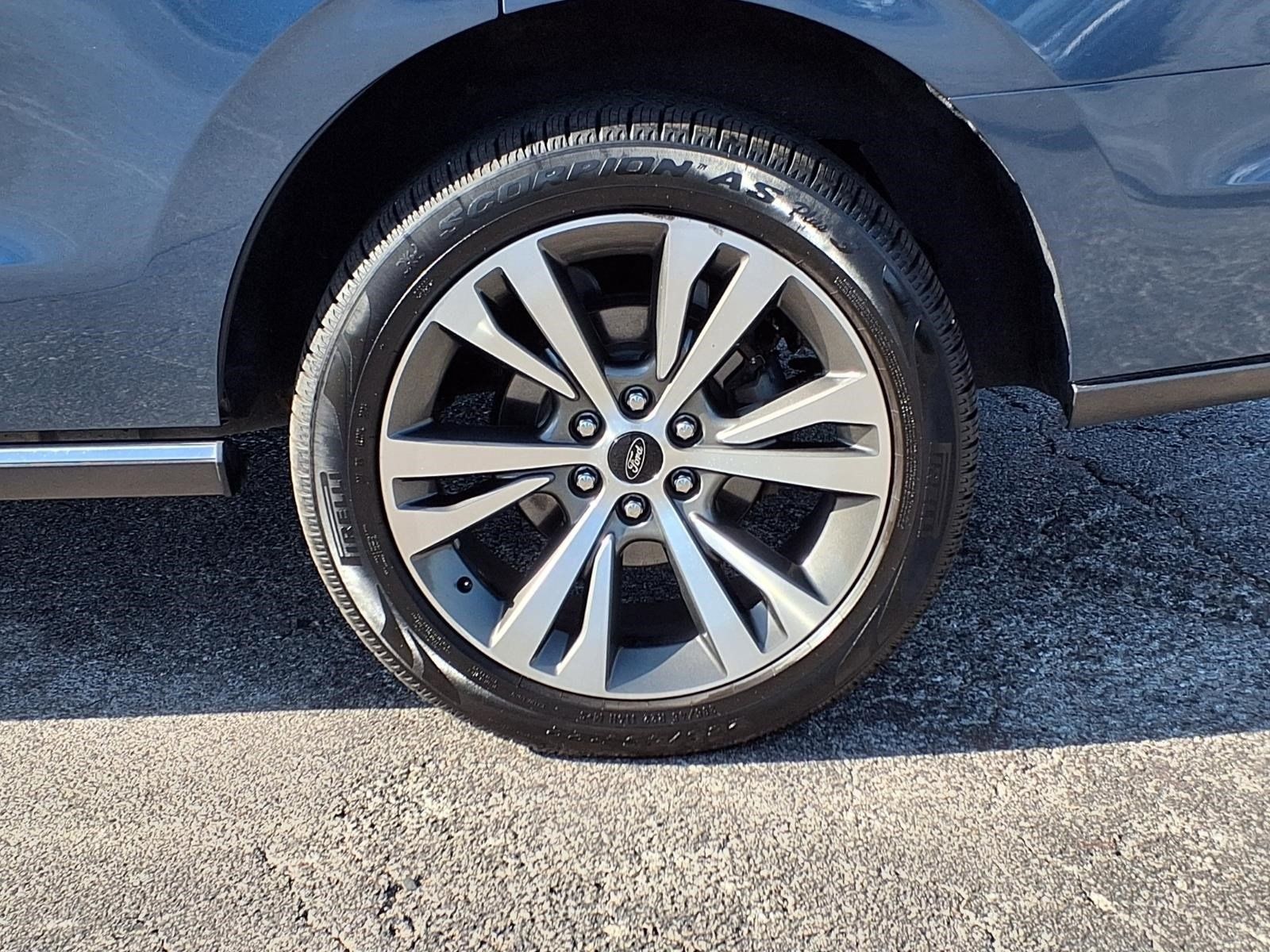 Certified 2020 Ford Expedition Limited w/ Equipment Group 302A AWD/4WD image 9