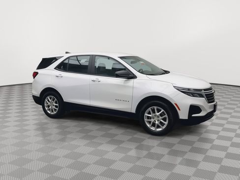 Certified 2024 Chevrolet Equinox LS image 34