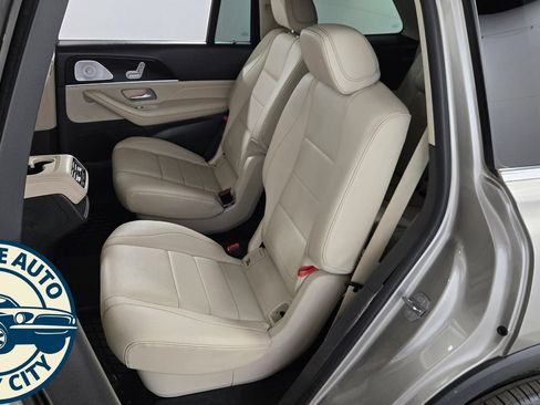 Used 2020 Mercedes-Benz GLS 450 4MATIC image 27