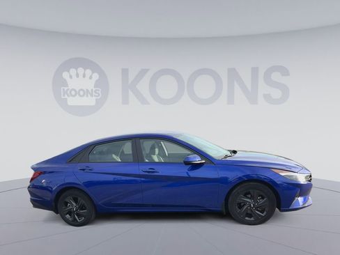 Used 2023 Hyundai Elantra SEL FWD image 2
