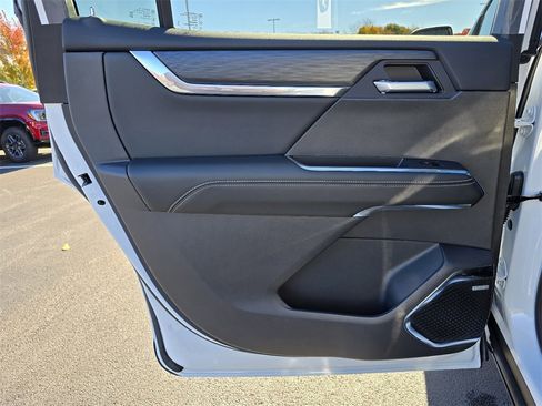 New 2026 GMC Acadia Elevation w/ Elevation Premium Package image 24