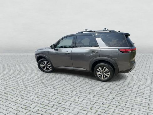 Certified 2023 Nissan Pathfinder SL w/ Black Appearance Package AWD/4WD image 6