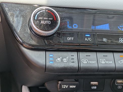 Used 2023 Hyundai Elantra Limited w/ Preferred Accessory Package FWD image 30