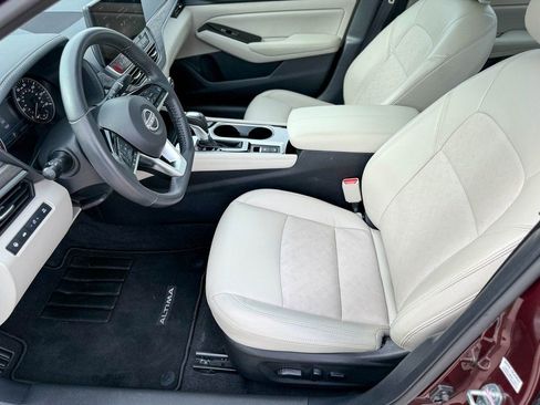 Used 2024 Nissan Altima 2.5 SL FWD image 15