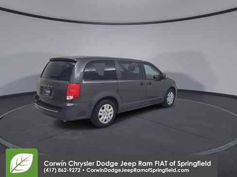 Used 2019 Dodge Grand Caravan SE FWD image 15
