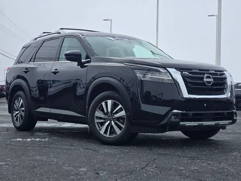 Used 2022 Nissan Pathfinder SL AWD/4WD image 1