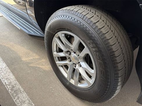 Used 2023 Chevrolet Suburban LS image 5