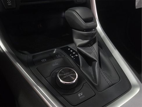 Certified 2025 Toyota RAV4 LE image 19