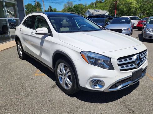 Used 2018 Mercedes-Benz GLA 250 4MATIC image 3