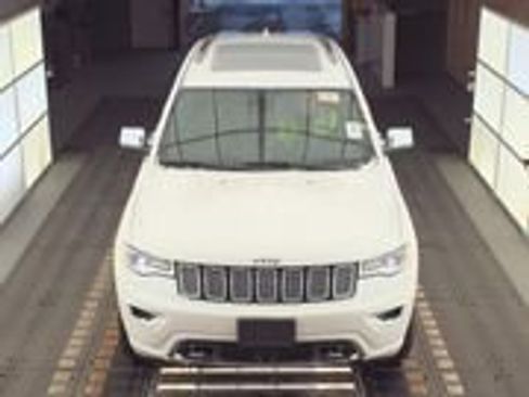 Used 2019 Jeep Grand Cherokee Overland w/ Jeep Active Safety Group image 2