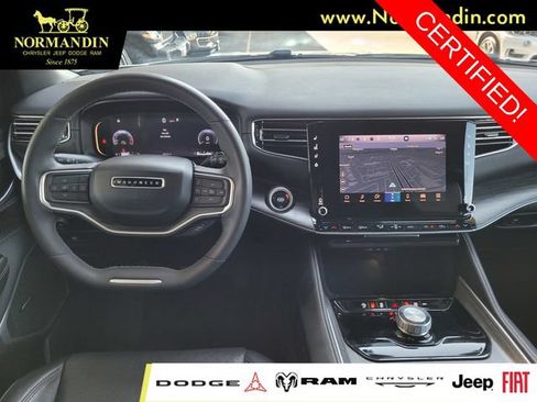 Certified 2024 Jeep Wagoneer Series II w/ Flexible Seating Group RWD image 7