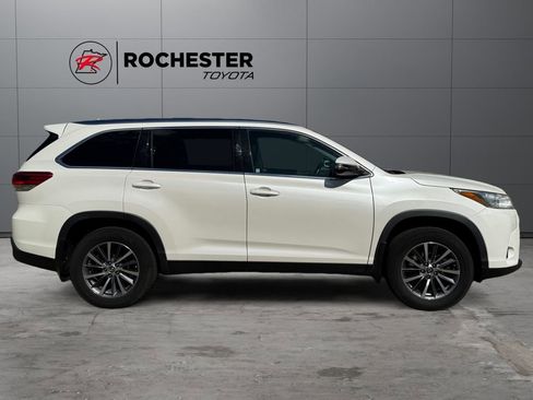 Certified 2019 Toyota Highlander XLE AWD/4WD image 6