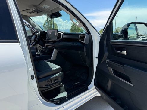 Used 2023 Toyota Tundra SR5 w/ SR5 Premium Package AWD/4WD image 31