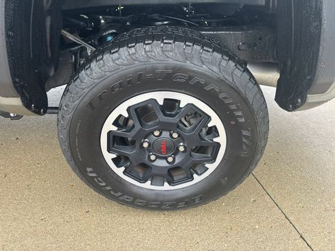 Used 2024 Toyota Tacoma TRD Off-Road AWD/4WD image 10