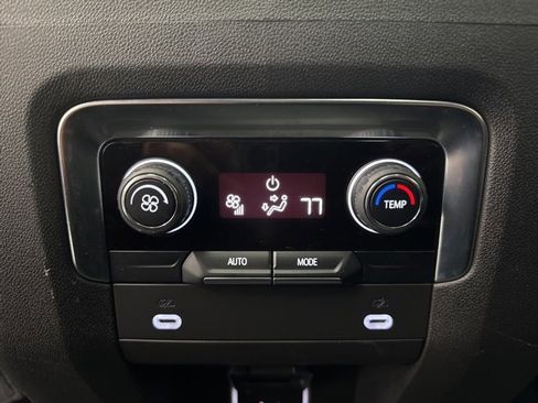 Used 2021 Chevrolet Tahoe Z71 image 27