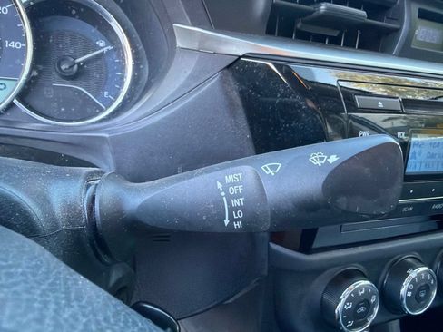 Used 2015 Toyota Corolla L FWD image 27