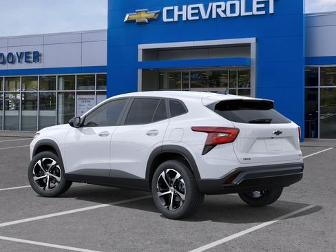 New 2026 Chevrolet Trax RS FWD image 3