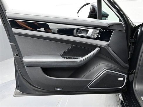 Certified 2023 Porsche Panamera 4 w/ Assistance Package image 7