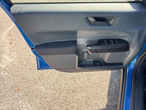 New 2025 Ford Maverick XL image 10