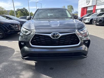 Used 2022 Toyota Highlander LE