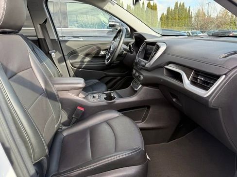 Used 2024 GMC Terrain SLT image 15