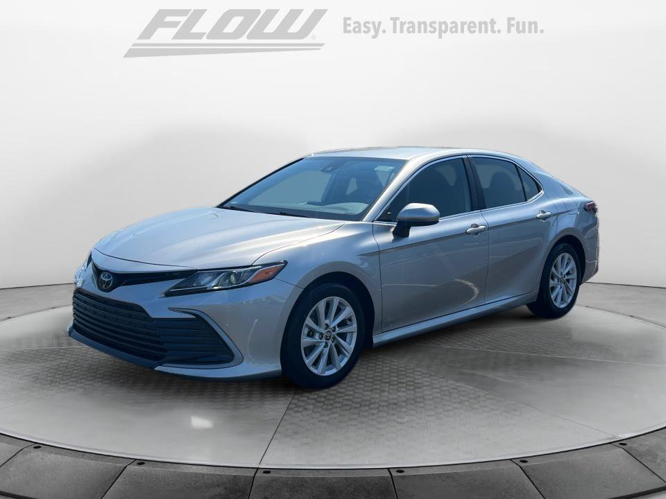 Used 2022 Toyota Camry LE FWD image 4