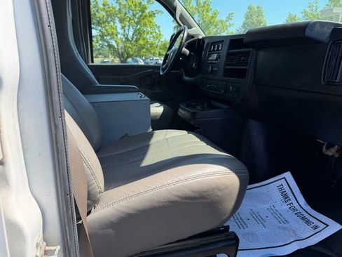 Used 2019 Chevrolet Express 3500 w/ Driver Convenience Package RWD image 9
