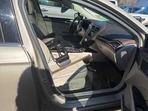 Used 2018 Ford Fusion Platinum image 4