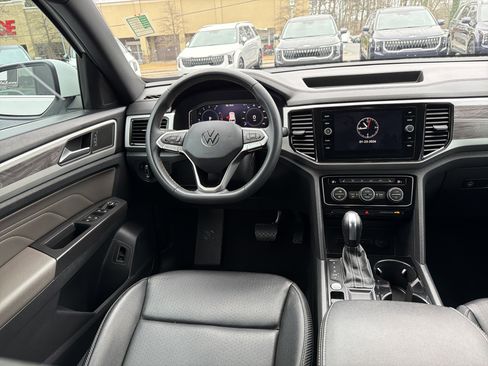 Used 2023 Volkswagen Atlas Cross Sport SE image 23