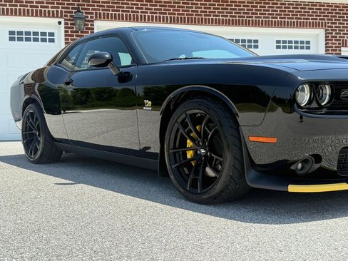 Used 2021 Dodge Challenger R/T Scat Pack RWD image 15