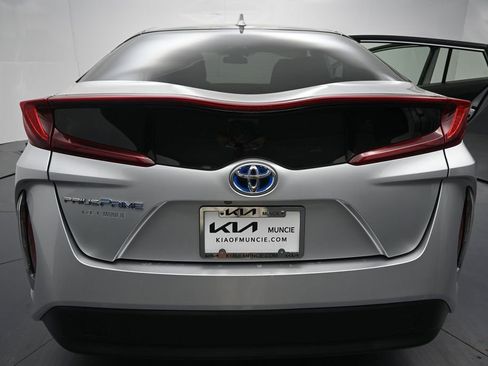 Used 2017 Toyota Prius Prime Plus w/ Carpet Mat Package FWD image 9