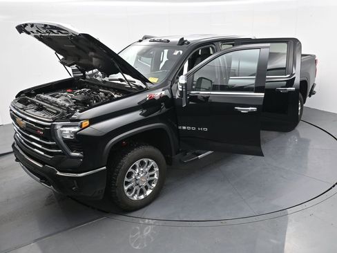 Used 2025 Chevrolet Silverado 2500 LTZ w/ Z71 Chrome Sport Edition image 39