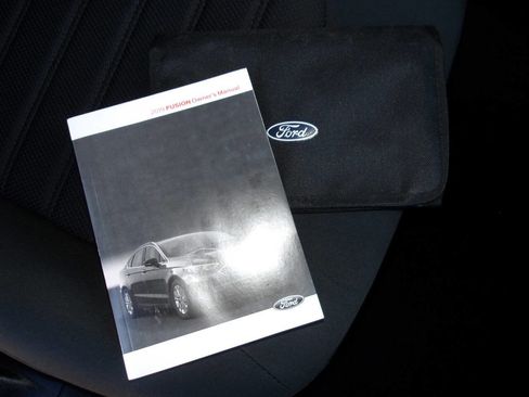 Used 2019 Ford Fusion SE image 27