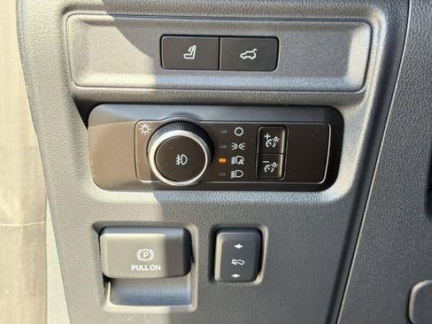Used 2023 Ford Expedition Limited RWD image 15