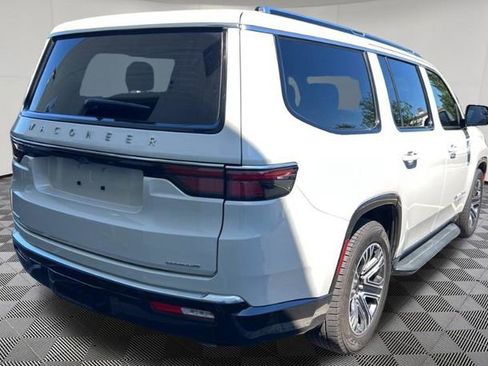 Used 2022 Jeep Wagoneer Series III AWD/4WD image 9