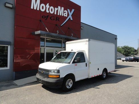 Used 2019 Chevrolet Express 3500 w/ Power Convenience Package RWD image 1