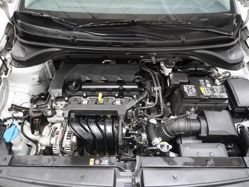 Used 2022 Hyundai Accent SE image 8