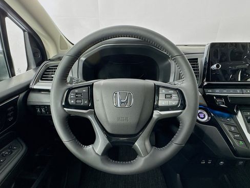 New 2026 Honda Odyssey Touring image 11