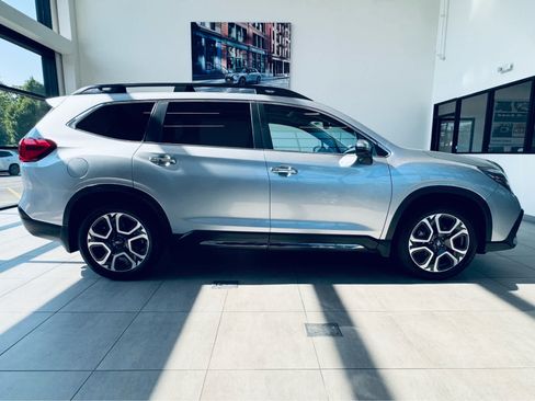 Used 2023 Subaru Ascent Touring AWD/4WD image 5