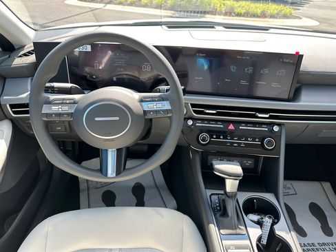 New 2025 Hyundai Sonata SE image 16