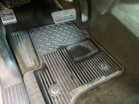 Used 2017 GMC Sierra 1500 SLE w/ SLE Preferred Package image 17