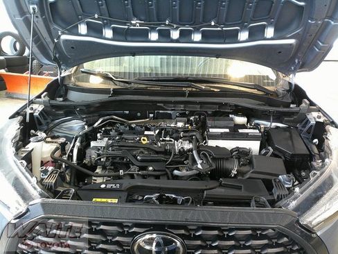 Used 2023 Toyota Corolla Cross L image 8