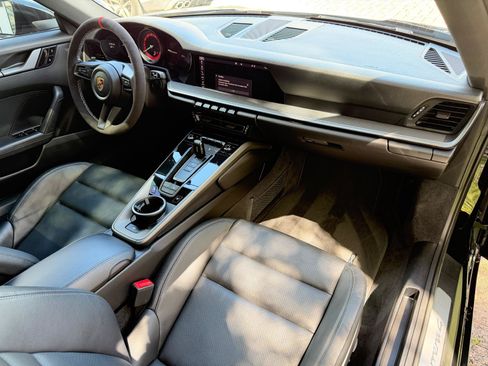 Used 2021 Porsche 911 Carrera 4 AWD/4WD image 47